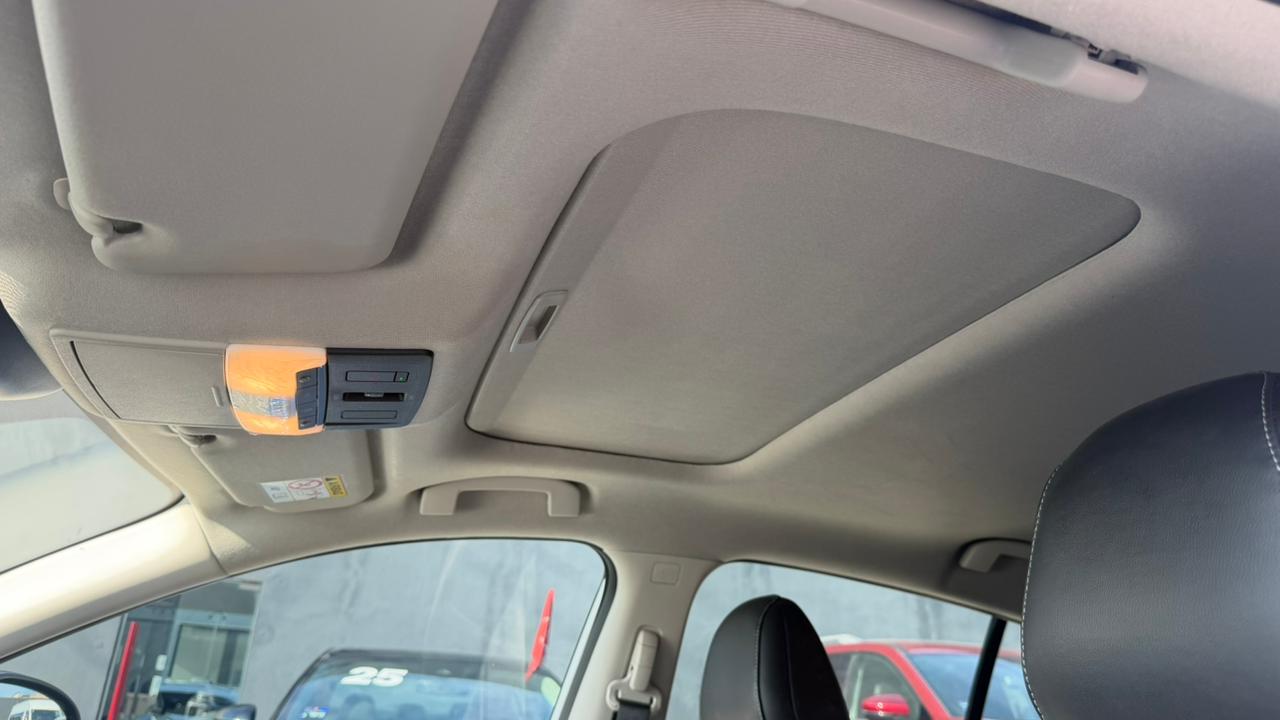 2025 Nissan SENTRA 4P SR PLATINUM BI-TONO L42.0 AUT