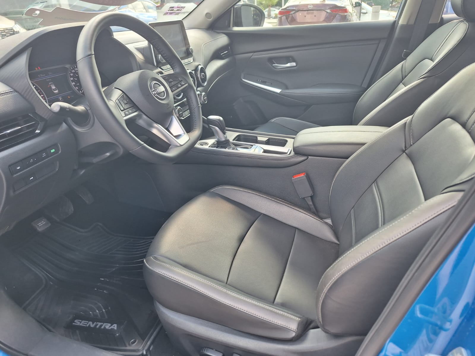 2025 Nissan SENTRA 4P SR BI-TONO L42.0 AUT