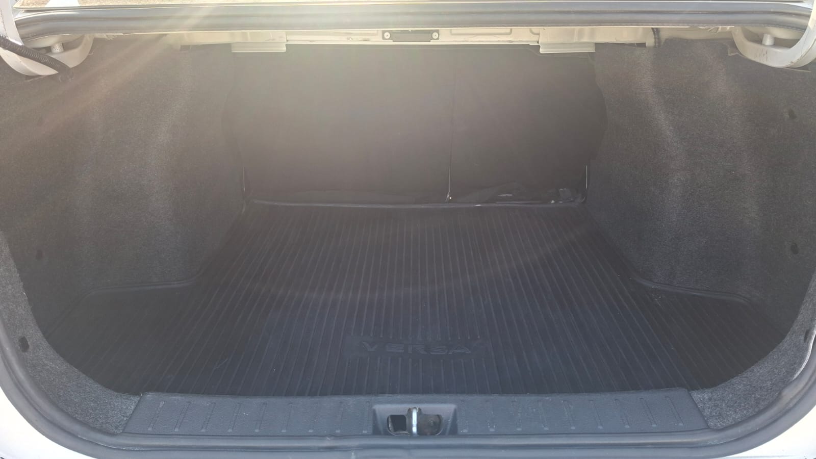 2023 Nissan VERSA 4P SR L41.6 AUT