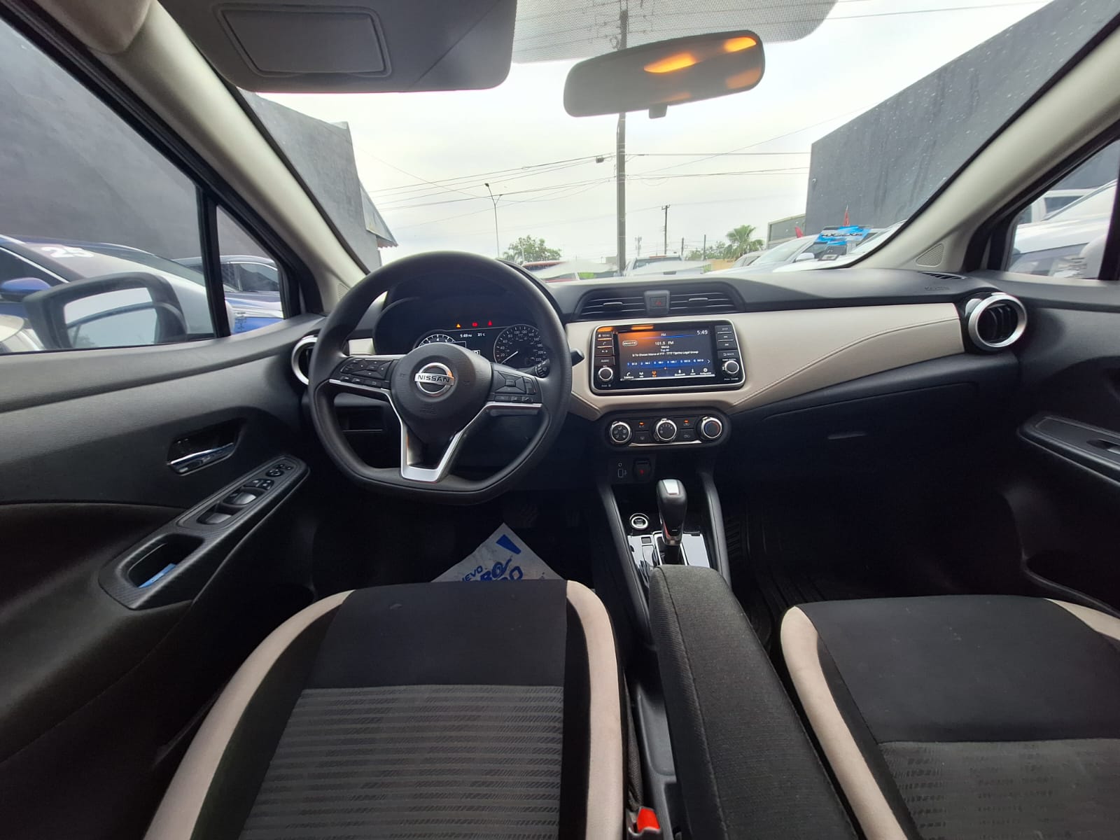 2021 Nissan VERSA 4 PTS ADVANCE CVT AAC VE F NIEBLA RA-16