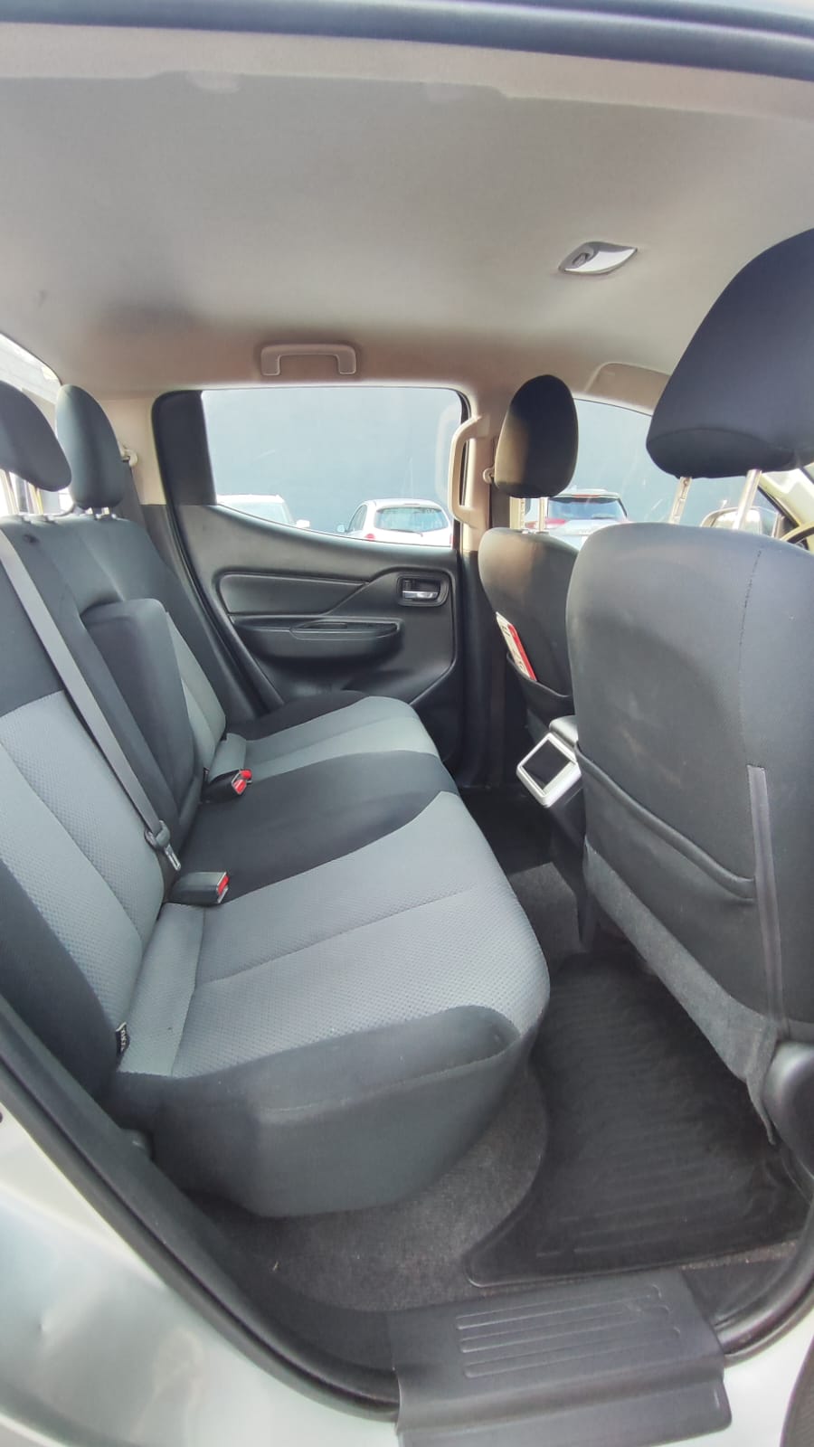 2022 Mitsubishi L200 4 PTS GLX CABINA DOBLE 24TD TM5 4X4