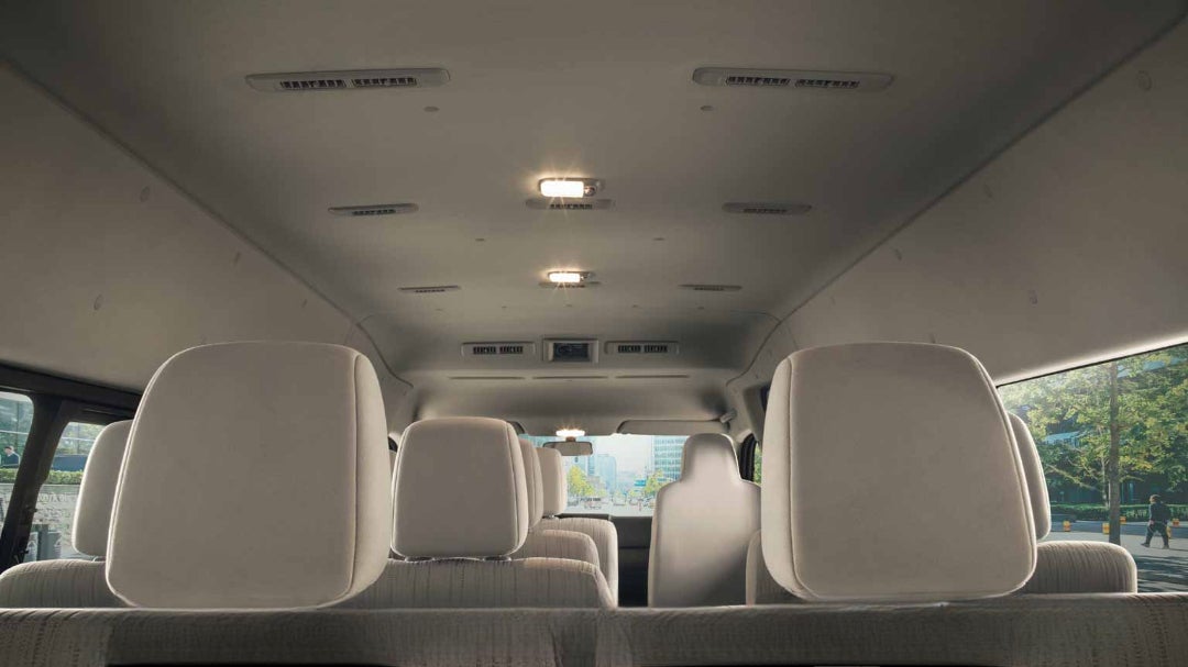 Nissan NV350 Interior4
